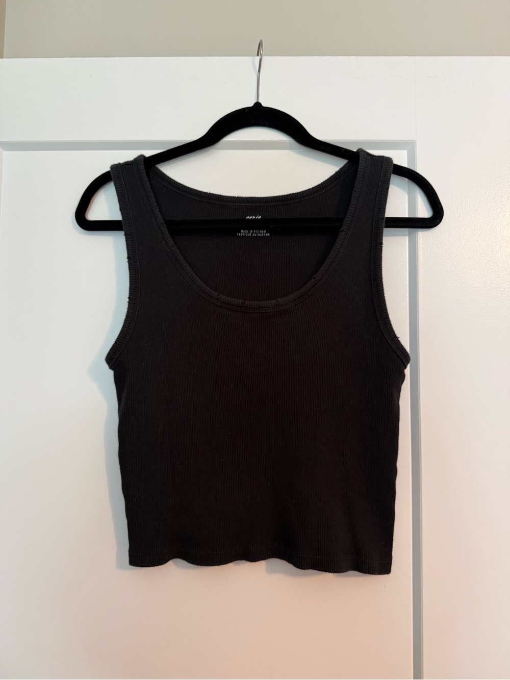 2 Aerie Black Distressed Ribbed Cropped Tank Top
